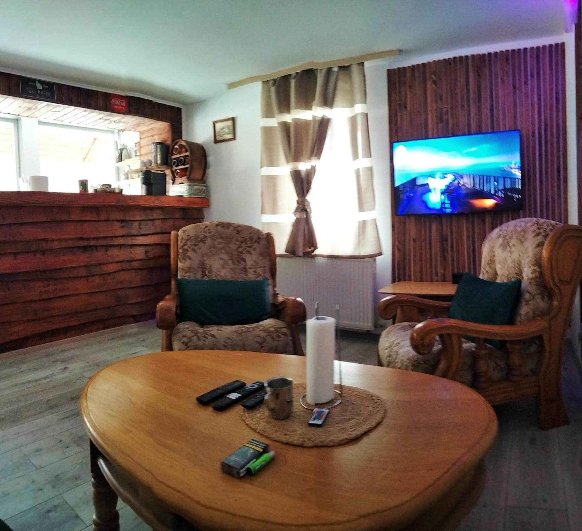 Doi Iepuri Apartment Azuga Luaran gambar