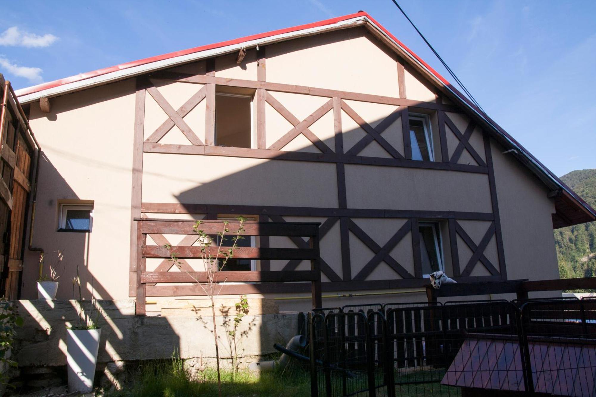 Doi Iepuri Apartment Azuga Luaran gambar