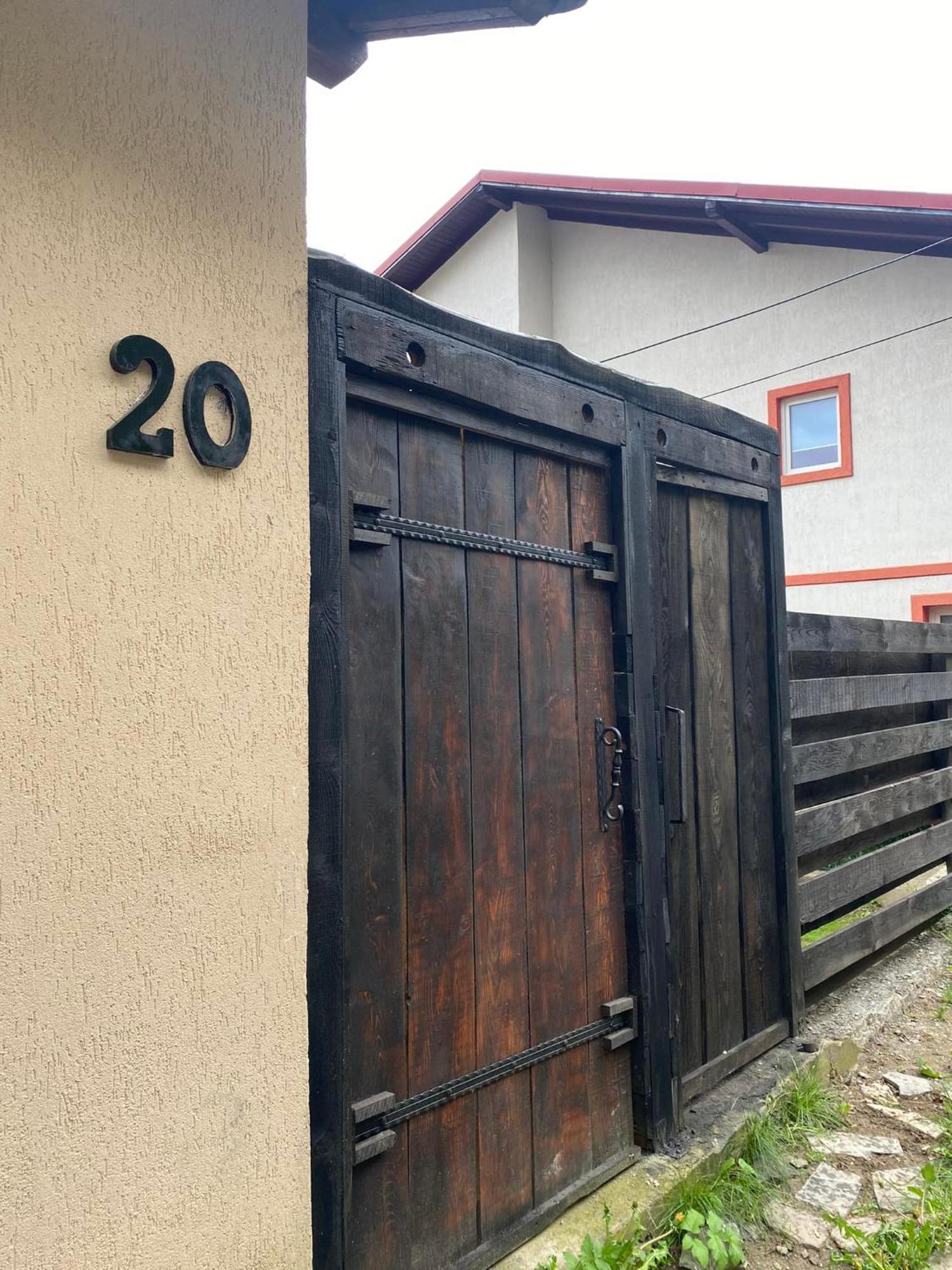 Doi Iepuri Apartment Azuga Luaran gambar
